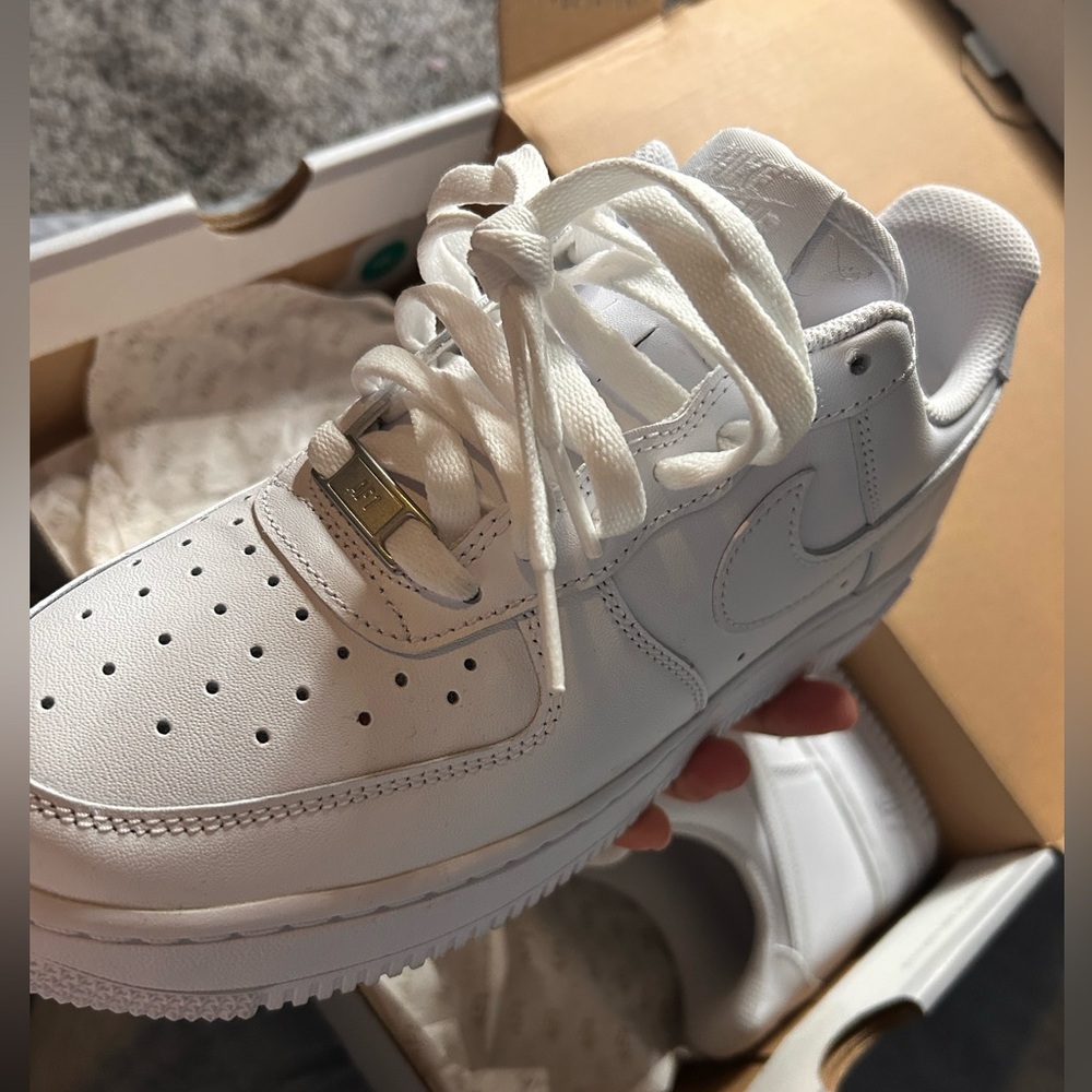 Nike AirForce 1’ with crease protectors